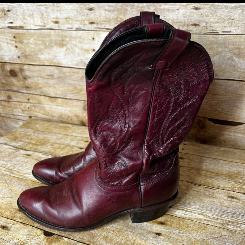 Men's Laredo black cherry leather cowboy boots. 9ee